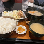 JAPANESE RESTAURANT 食楽 たざわこ - 日替りランチ（サラダスパゲッティ、若鶏唐揚＋手作りもつ煮込み） 1,000