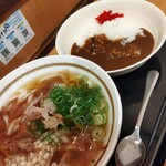 上六庵 - ハーフカレー＆うどん　５６０円だったかな？　過不足無いうまさ！