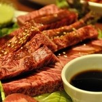 モランボン - サーロインを軽く焼いて、この醤油ダレで食べるのが最高です。