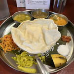 南インド料理 なんどり - ランチは一択のミールス