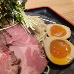 幸屋きよまる - レアなチャーシューとトロリン味玉のツーショットで決まりだな！