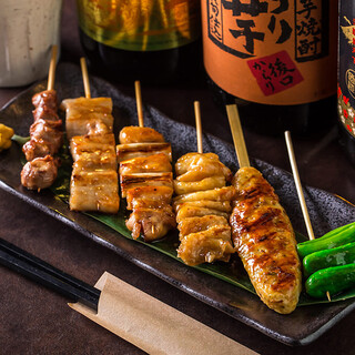 朝引き地鶏の炭火焼鳥と博多野菜巻き！