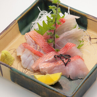 Edo wan chokusou kaiten toukyou sushi kaidou by ITAMAE SUSHI - 金目鯛刺身三昧盛り合わせ