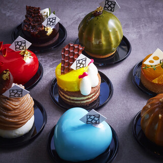 見惚れてしまう8種類の宝石ケーキ。ちょっとしたお手土産にも◎