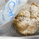 北菓楼 大丸札幌店 - 夢不思議、カスタードクリームたっぷりジャンボパイシュー