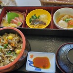 Oomiya kokusai kantorii kurabu resutoran - キノコご飯と小鉢