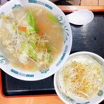 日高屋 - 野菜たっぷりタンメン(麺少なめ)/520
細切りネギ/130