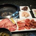 焼肉スエヒロ館 - 料理写真:一押しランチ、牛上ミノ、国産牛シンゾー