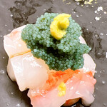 鮨おばな - ボタン海老に卵を乗っけてアンムッチョ。グッフゥ～、やべぇ！