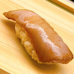 鮨おばな - 鰆の漬けです。薬味は和芥子