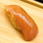 鮨おばな - 北海道の鰤。これから次第に南下してくるのかな