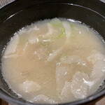 とんかつ 王龍 - 定食の豚汁　これも美味しい！