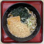 名代 箱根そば - 日本蕎麦界の二大巨頭である油揚げの ”きつね“ と、天かすの “たぬき” がお織りなす、所謂 ”だましあいそば“ 