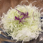 とんかつ 王龍 - 定食のキャベツ（お代わり自由）　自家製ドレッシングがこれも美味しい