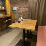 とんかつ 王龍 - 店内　まだ狭め　近々隣の店舗に拡張するかも、とのこと