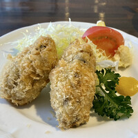 厳選洋食さくらい - 牡蠣フライ（三陸産）2ヶ 付け合せ付き