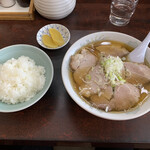 ラーメンの店 - チャーシューメン+ライス❗️