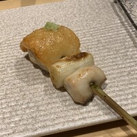 焼き鳥 茂 東桜 - 串は胸肉から