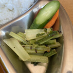 スパイスショップ サンサル - 野菜炒めとサラダ