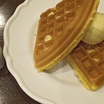 とよた珈琲店 - ハーフワッフル。わっほー