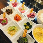 美味しい赤身と最高級ホルモン スーパーホルモン - 