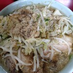ラーメン二郎 中山駅前店 - カエシとBPで