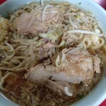 ラーメン二郎 - 端豚と切り身