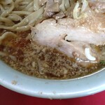 ラーメン二郎 中山駅前店 - ワイルドな非乳化