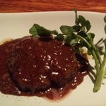 燻 - 燻製ハンバーグ