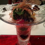 ビストロ 間 - 前菜の野菜のパフェ…南仏ニース風のサラダパフェ♪