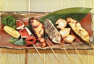 Kai Iso Ryouri Kaizen - 色んな焼魚を食べたい人必見 “魚串盛合せ”