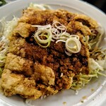 ラーメン黄金 - 鶏かつのようなユーリンジー