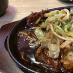 3150てっぱん - ホルモン焼きは木片はいらないなぁ