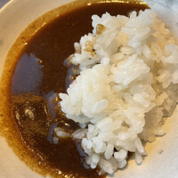 USHIGORO S. SHINJUKU - 〆　うしごろ特製　牛出汁のカレー　サラサラでありながら奥深いコクもあり大好物　