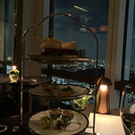 ザ タヴァン グリル＆ラウンジ - 