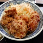 Yoshinoya - から揚げ丼(525円税込)