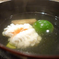 祇園迦陵 - 椀物は鱧と青梅