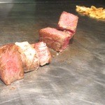 ニューオークラ - まずは、表面を焼きます！