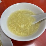 中華料理 愛福楼 - 香港風チキンカレー丼のスープ