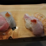 Minato Sushi - 左から　トロ、烏賊、甘鯛塩、海老