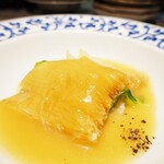 沙龍 - 吉切フカヒレ白湯煮込み