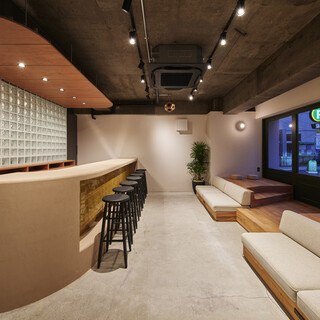 “寿司×音乐×酒吧”在像隐居之处一样的秘密空间里体验未体验过的融合。