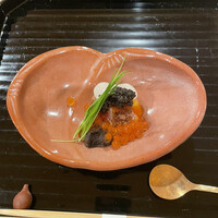 馬車道 大かわ - カマスの焼き霜造り　白子、いくら、キャビア