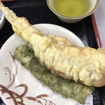 がんば亭 - ゲソ天だろうとは分かっていたが、この大きさは魚を連想させた…ただの間抜けだと笑わば笑え。でも、美味かったからヨシ。煮卵天ぷらもあったが取れてなかった。