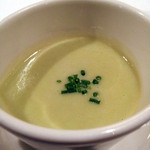 ステーキ懐石都 春日 - 空豆のポタージュ
      