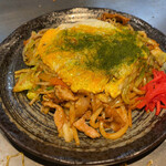 広島風お好み焼 もみじ屋 - もみじ屋(キムチ焼きウドン)