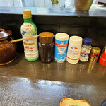 とんかつ 力亭 - 内観　調味料