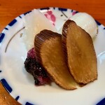 酒どこ べらぼう - いぶりがっこと赤ずし