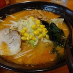 らーめん ともや - 辛味噌ラーメン 900円