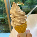 御座候 工場ショップ - ミニあずきソフトクリーム